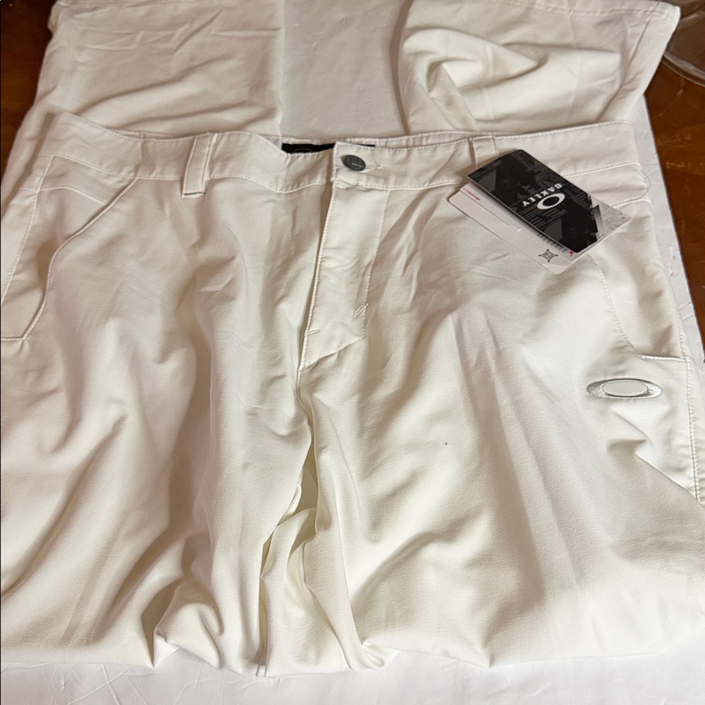 Oakley Men's white take 3.0 golf straight leg pants